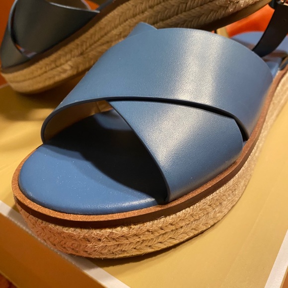 Michael Kors Abbot Blue - Picture 2 of 6